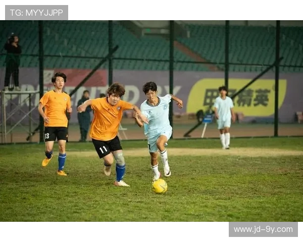 燃情绿茵狂欢夜网红足球粉丝专场引爆全场热力激情盛宴